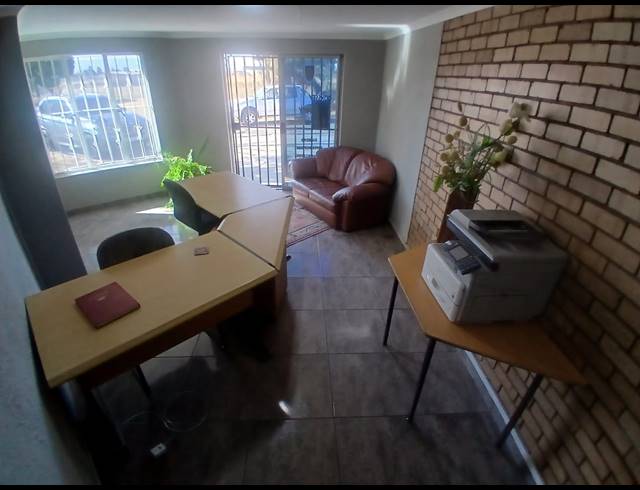 300M² BUSINESS FOR SALE IN PENDALE